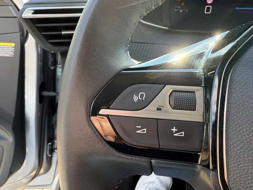 Peugeot 208 Allure NAVI, LED, KAMERA 03/2025-photo-14