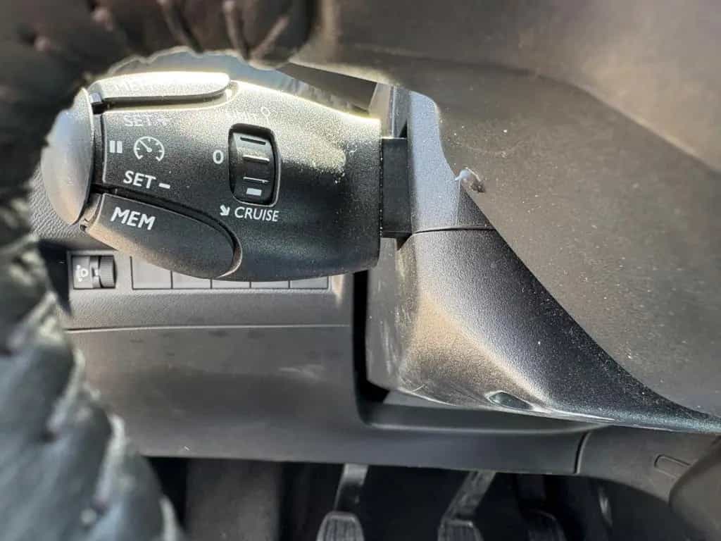 Peugeot 208 Allure NAVI, LED, KAMERA 03/2025-photo-9