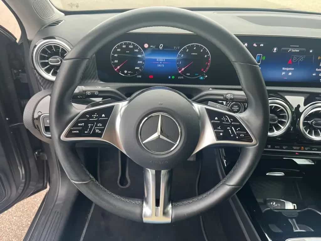 Mercedes-Benz A 200 Progressive ANHÄNGERKUPPLUNG+NAVI+TEMPOMAT 07/2024-photo-13