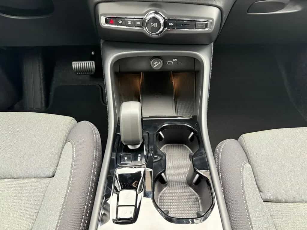 Volvo XC 40 B3 2WD Plus Black Edition*Anhngevorr.* 12/2025-photo-10