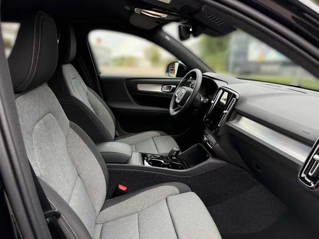 Volvo XC 40 B3 2WD Plus Black Edition*Anhngevorr.* 12/2025-photo-8