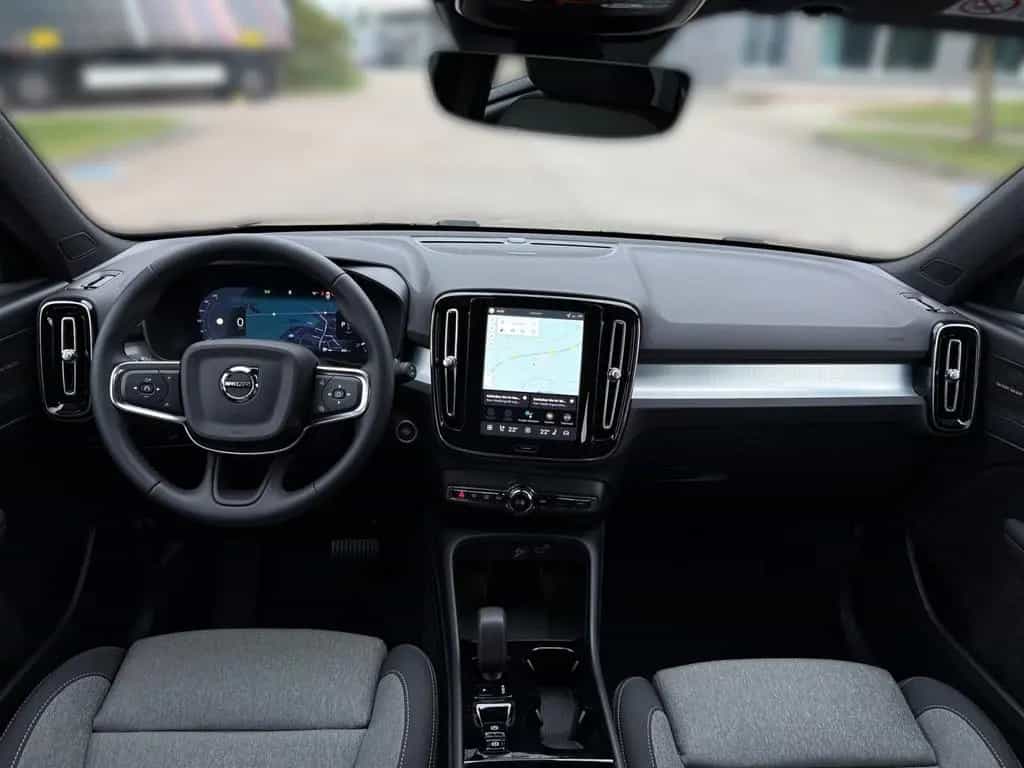 Volvo XC 40 B3 2WD Plus Black Edition*Anhngevorr.* 12/2025-photo-9