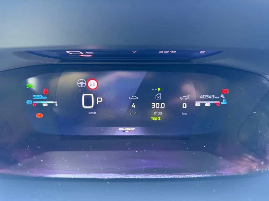 Peugeot 2008 GT NAVIGATION+LADESCHALE+KEYLESS-SYSTEM+LED 06/2024-photo-12