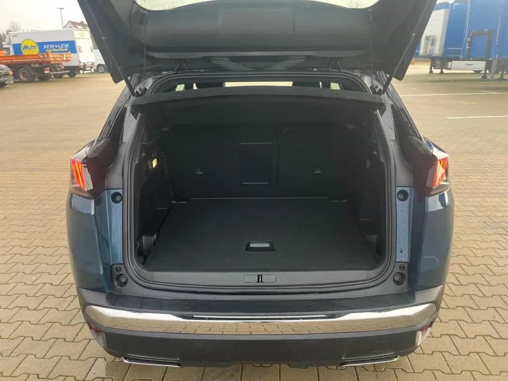 Peugeot 3008 GT SITZHEIZUNG+RÜCKFAHRKAMERA+NAVIGATIONBC 12/2023-photo-17
