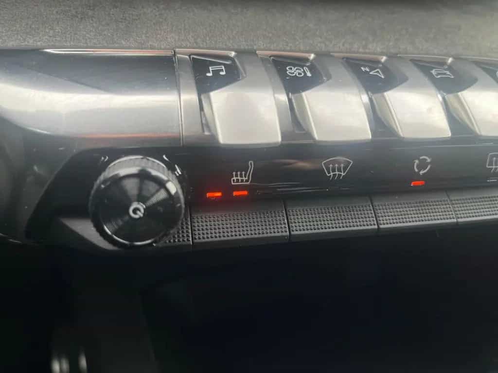Peugeot 3008 GT SITZHEIZUNG+RÜCKFAHRKAMERA+NAVIGATIONBC 12/2023-photo-21