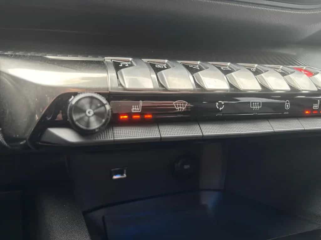 Peugeot 3008 Allure Pack SITZHEIZUNG+TEMPOMAT+NAVIGATION 12/2023-photo-20