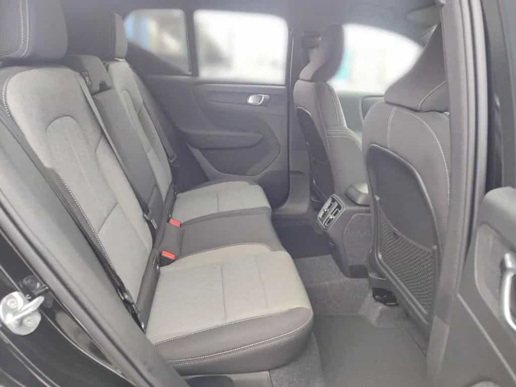 Volvo XC40 Black Edition B3 Mild-Hybrid Benzin Plus 02/2026-photo-15