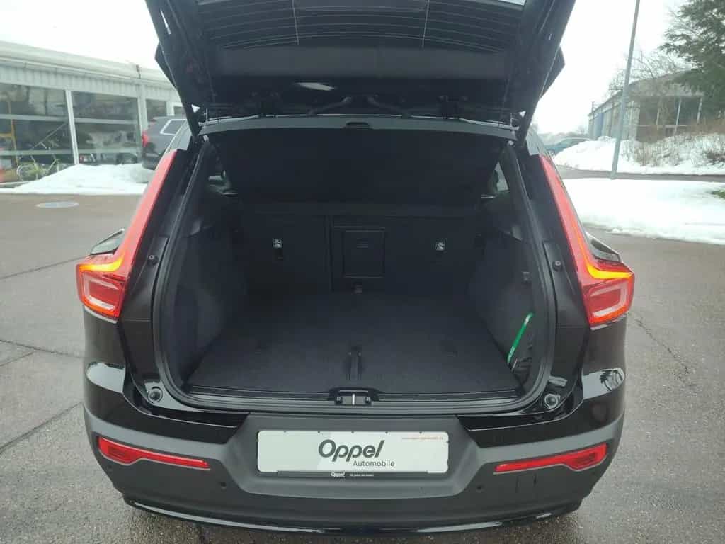 Volvo XC40 Black Edition B3 Mild-Hybrid Benzin Plus 02/2026-photo-16
