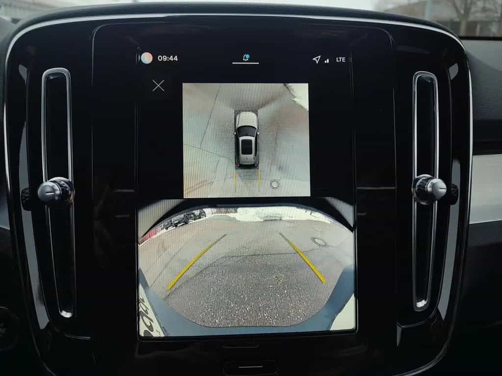Volvo XC40 Black Edition B3 Mild-Hybrid Benzin Plus 02/2026-photo-21
