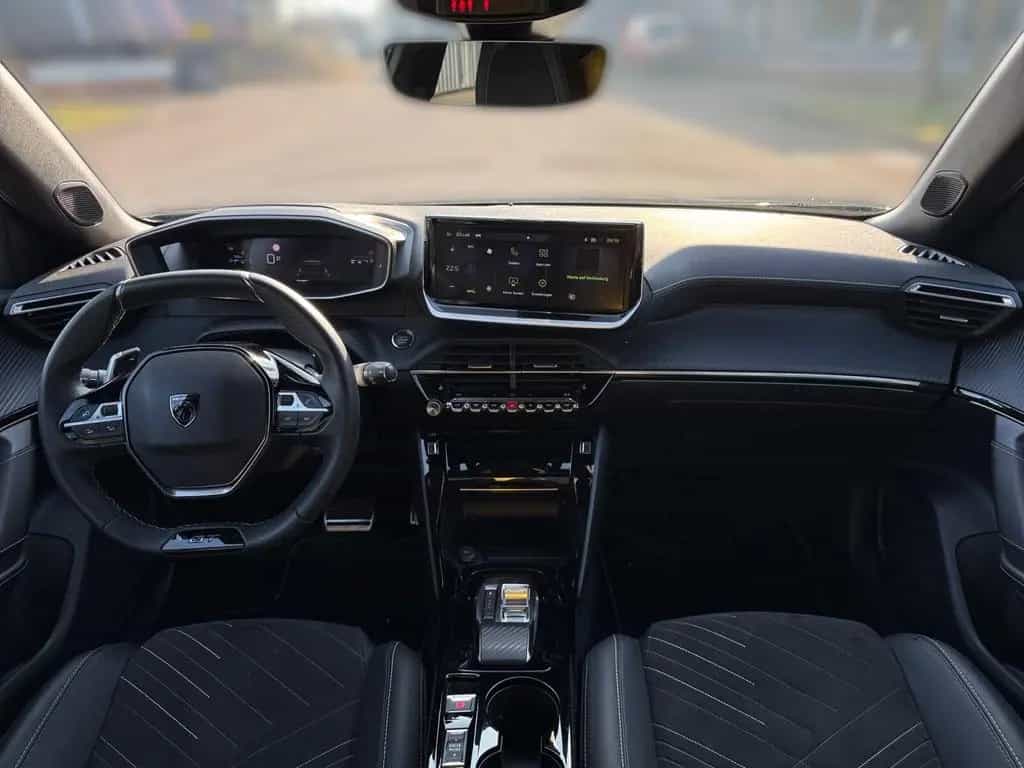 Peugeot 2008 GT NAVIGATIONSSYSTEM+TEMPOMAT+SITZHEIZUNGBC 01/2024-photo-9