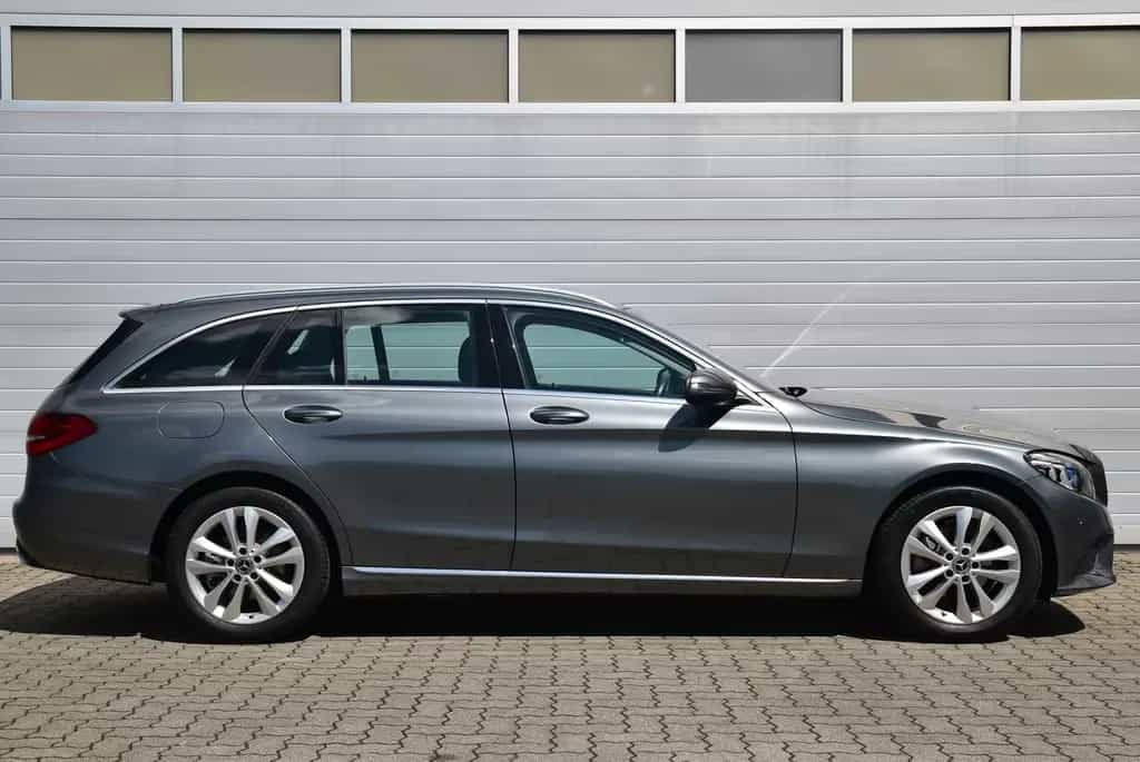 Mercedes-Benz C 180 CGI 9G LED/Panorama/Kamera/Navi/Sitzheiz. 02/2019-photo-1