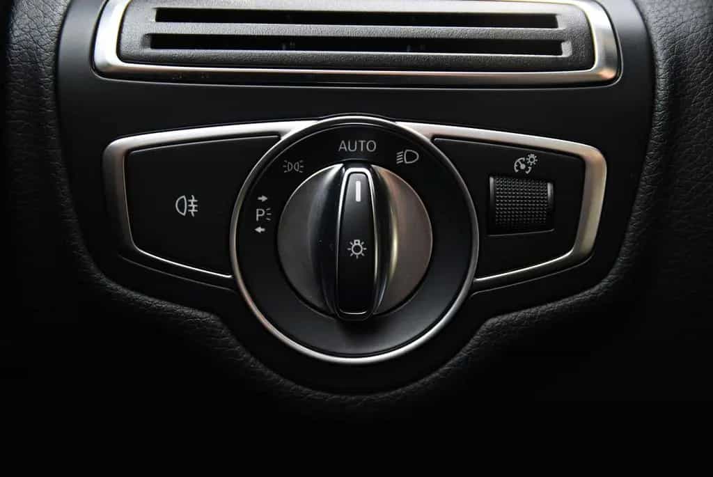 Mercedes-Benz C 180 CGI 9G LED/Panorama/Kamera/Navi/Sitzheiz. 02/2019-photo-18