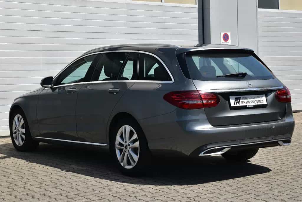 Mercedes-Benz C 180 CGI 9G LED/Panorama/Kamera/Navi/Sitzheiz. 02/2019-photo-3