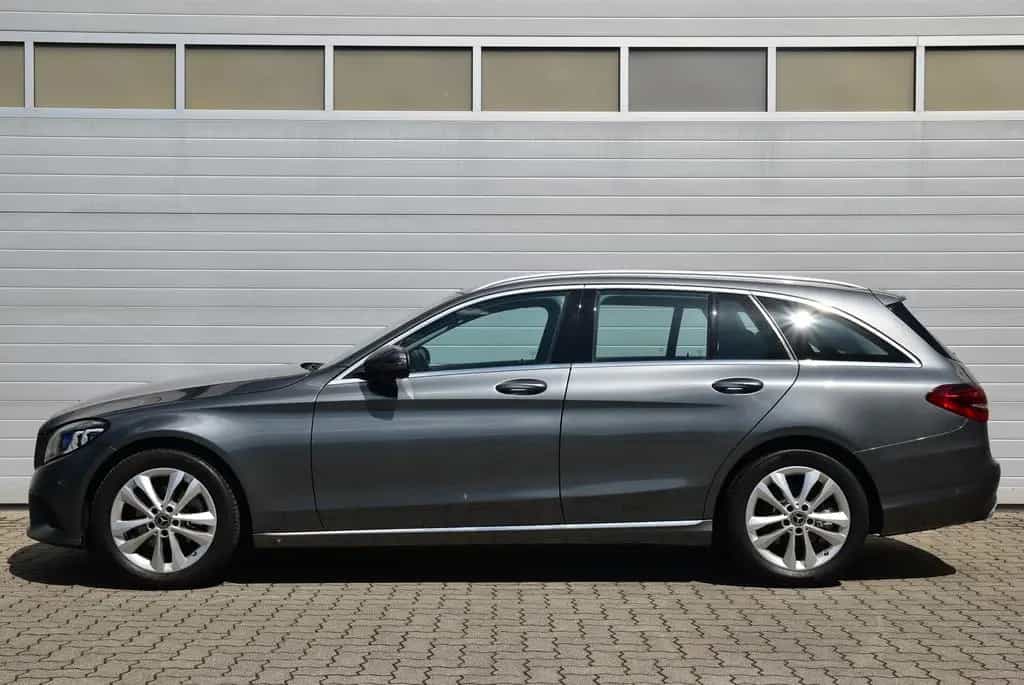 Mercedes-Benz C 180 CGI 9G LED/Panorama/Kamera/Navi/Sitzheiz. 02/2019-photo-4