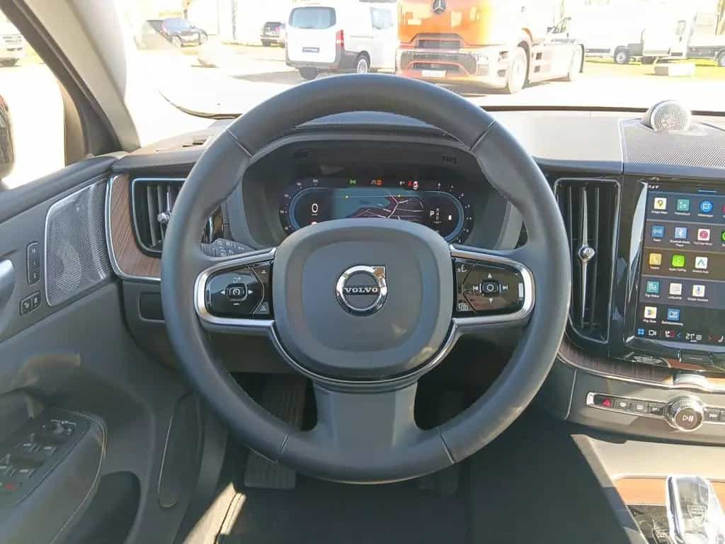 Volvo XC 60 B5 AWD Ultimate Dark 360° KAMERA+PANO-DACH 02/2024-photo-13