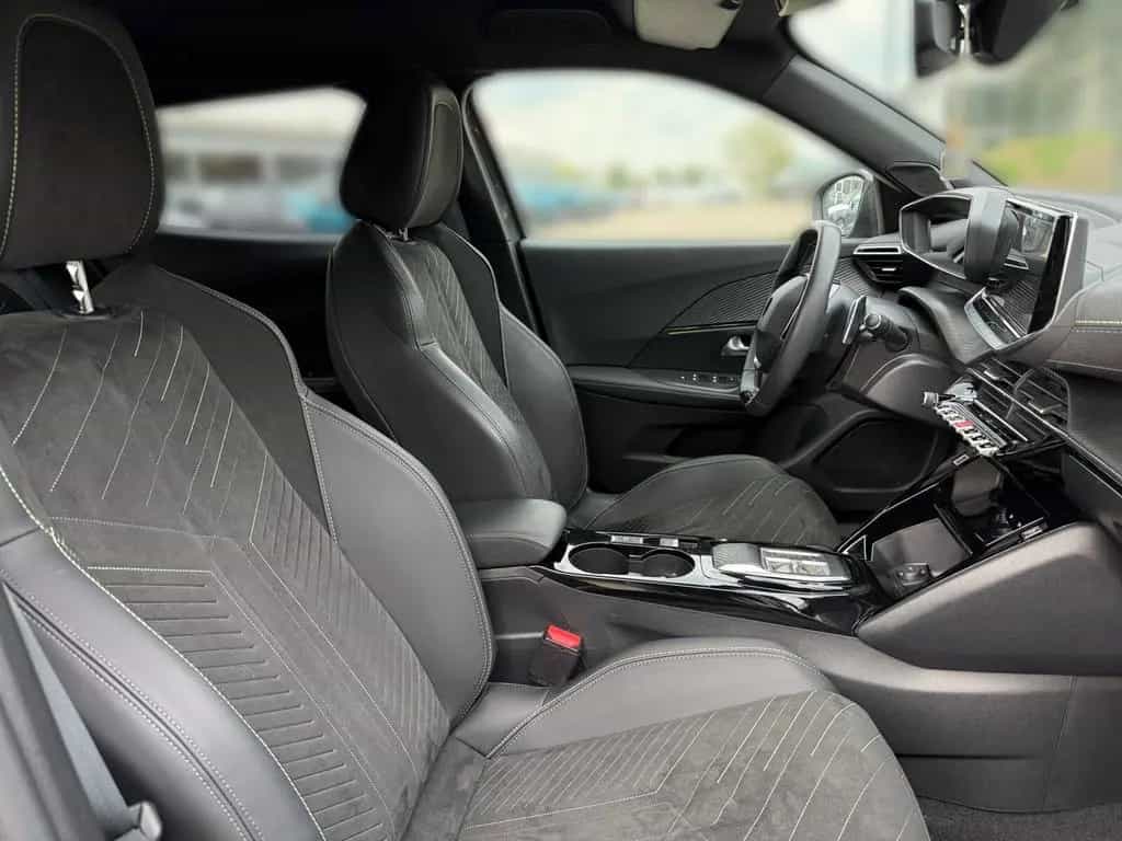 Peugeot 2008 GT 180° KAMERA+SITZHEIZUNG+MASSAGEFUNKTION 03/2024-photo-8