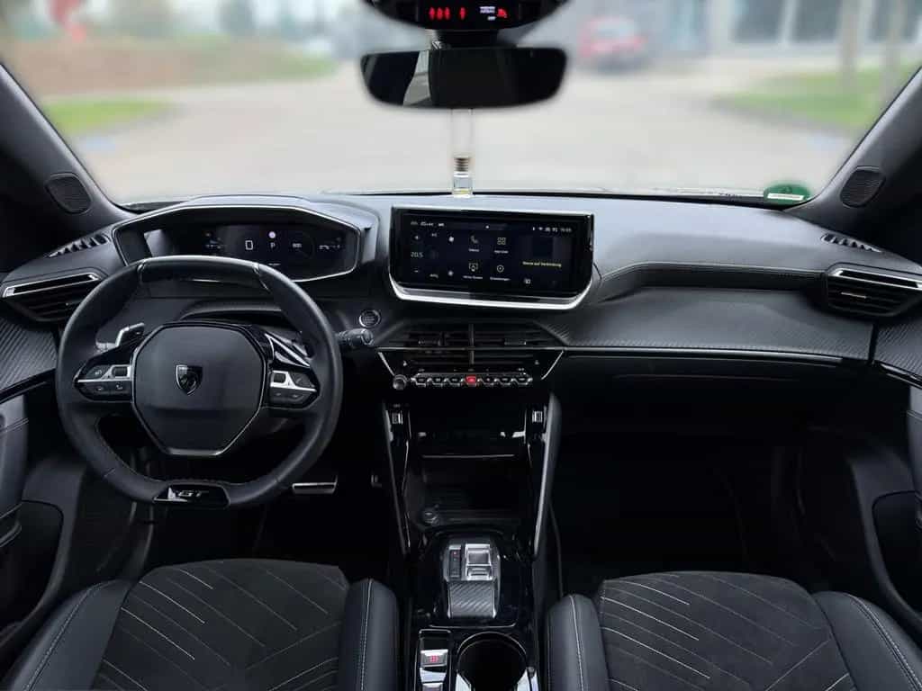 Peugeot 2008 GT 180° KAMERA+SITZHEIZUNG+MASSAGEFUNKTION 03/2024-photo-9