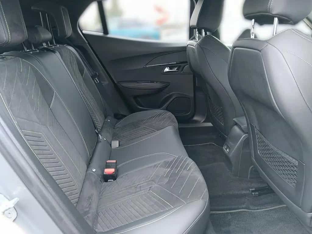 Peugeot 2008 GT SITZHEIZUNG+180° KAMERA+MASSAGEFUNKTION 04/2024-photo-15