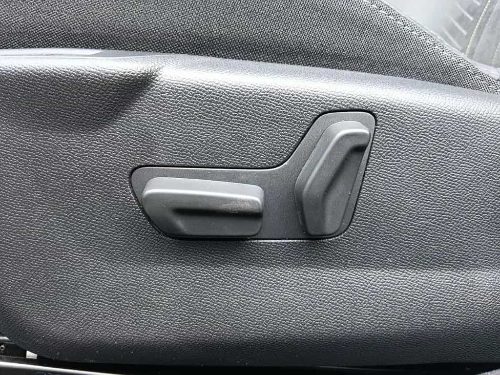 Peugeot 2008 GT SITZHEIZUNG+180° KAMERA+MASSAGEFUNKTION 04/2024-photo-21