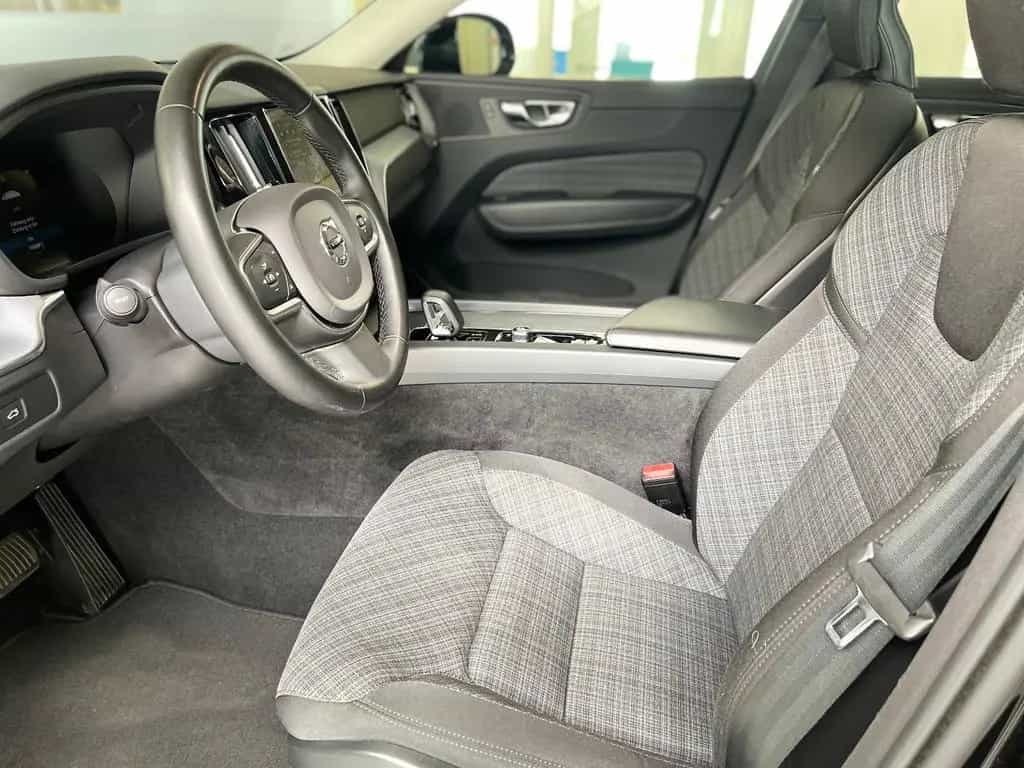 Volvo XC60 B4 Diesel Core Assistenz-Paket 01/2024-photo-7