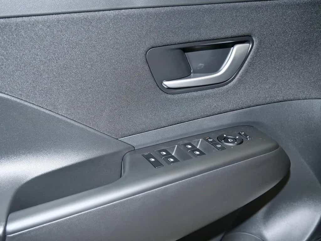 Hyundai Kona 1.6 TGDI DCT Trend Assistenzpaket elek Heck 11/2024-photo-15