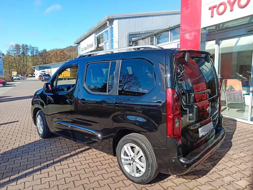 Toyota Proace City Team D L1 *8fach Bereift* 06/2022-photo-2