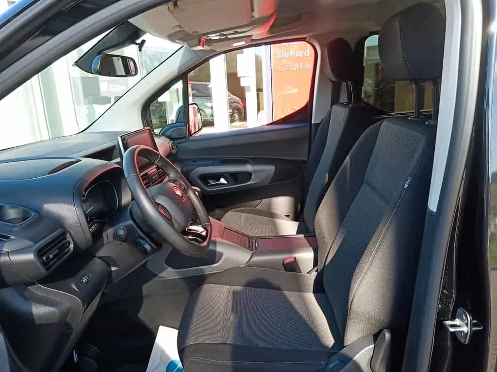 Toyota Proace City Team D L1 *8fach Bereift* 06/2022-photo-7