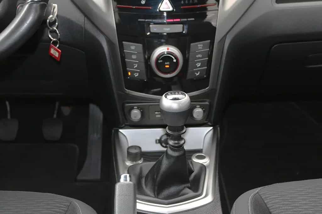 Ssangyong Tivoli 1.6 FLOW 2WD Navi Klima Kamera 08/2019-photo-15