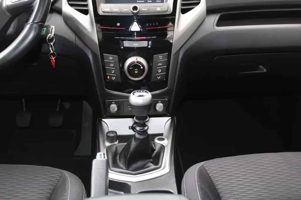 Ssangyong Tivoli 1.6 FLOW 2WD Navi Klima Kamera 08/2019-photo-18