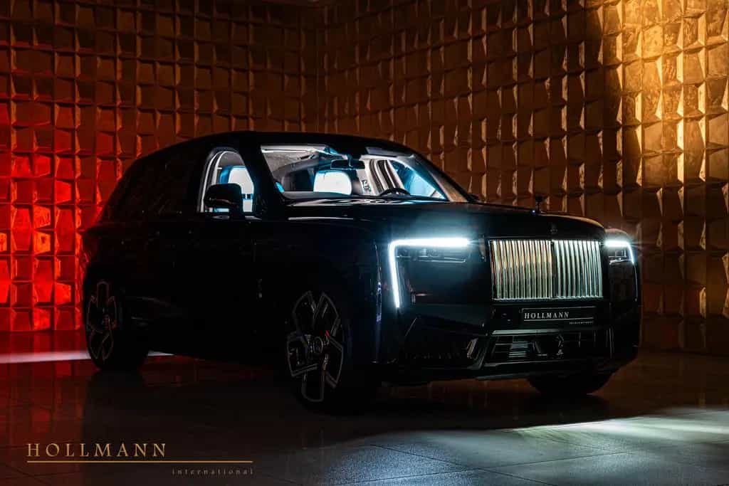 Rolls-Royce Cullinan SERIES II +BLACK BADGE+LOUNGE SEATS null-photo-17