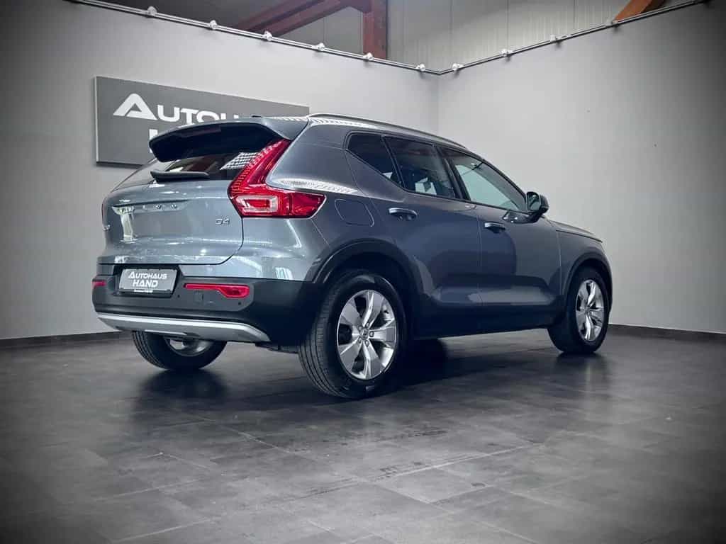 Volvo XC40 Momentum*AWD*VIRTUAL*LHZ*PARK PRO*1.HAND* 10/2018-photo-4