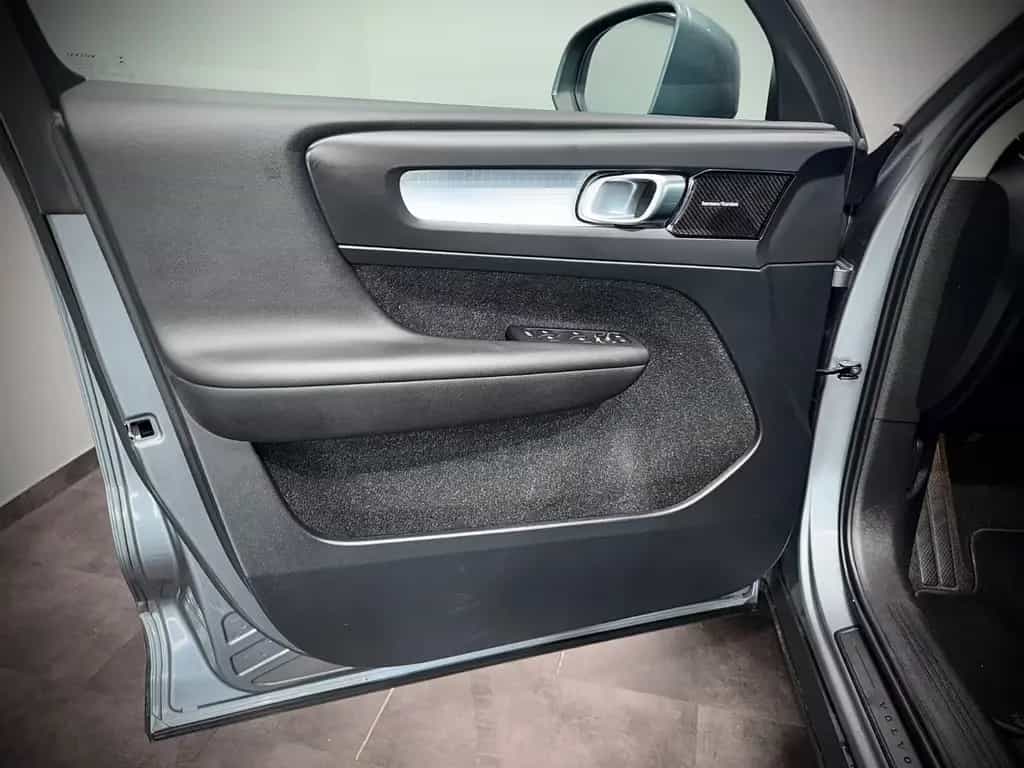 Volvo XC40 Momentum*AWD*VIRTUAL*LHZ*PARK PRO*1.HAND* 10/2018-photo-7