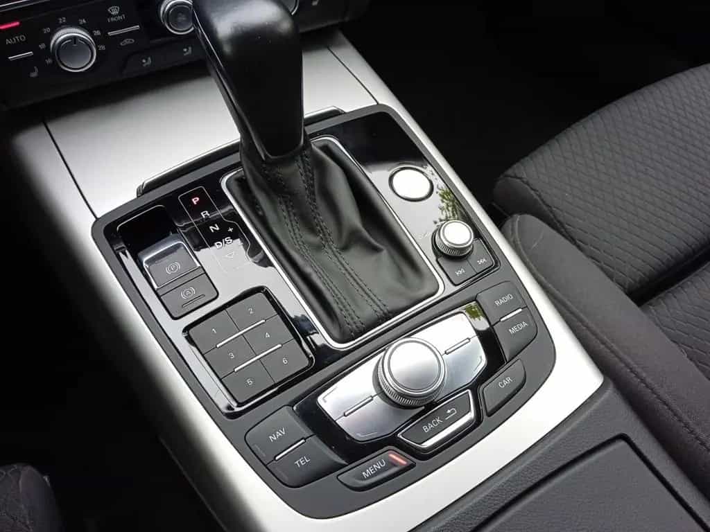 Audi A6 2.0 TFSI Avant quattro AHK-klappbar Navi LED 06/2018-photo-17