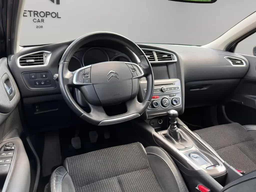 Citroën C4 Lim. 1.2 e-THP Shine AHK/PDC/SHZ/LM+TÜV 03.28 01/2016-photo-10