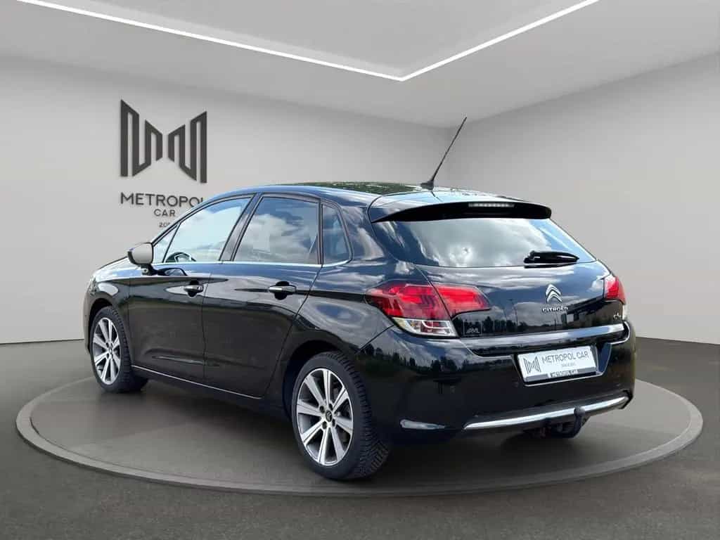 Citroën C4 Lim. 1.2 e-THP Shine AHK/PDC/SHZ/LM+TÜV 03.28 01/2016-photo-2