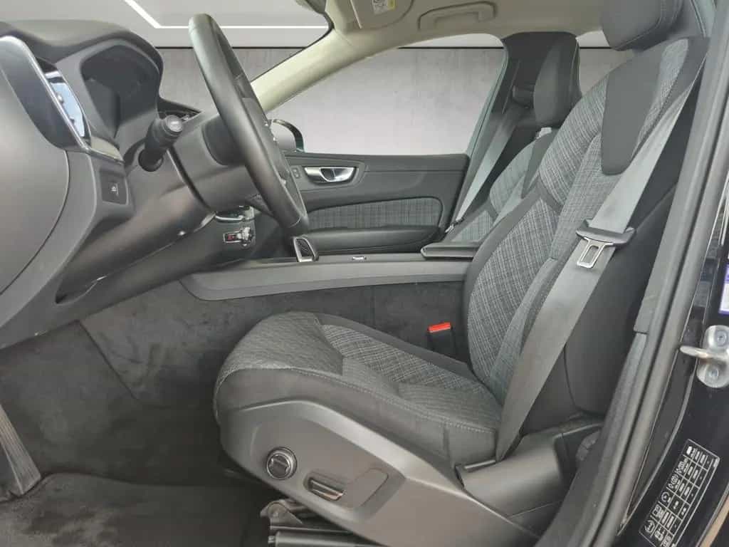 Volvo XC60 Core Navi Kamera LED 4xSHZ Carplay PDC 02/2023-photo-6