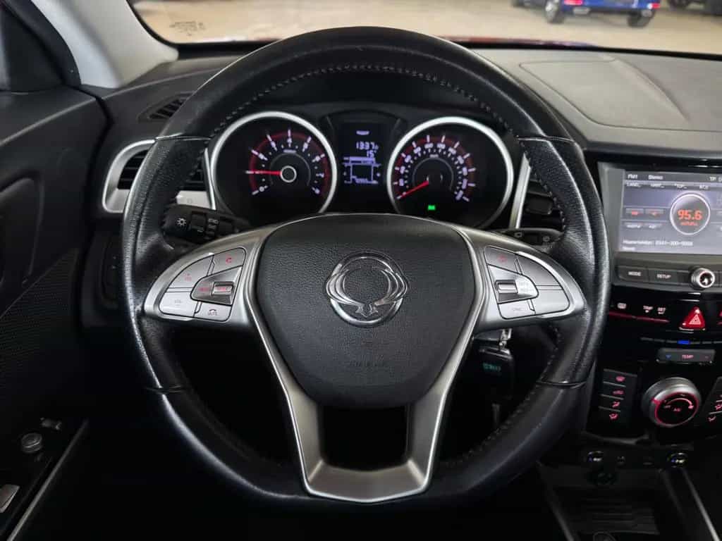 Ssangyong Tivoli 1.6 e-XGi 160 QUARTZ 2WD *SHZ*TEM*RKam* 08/2015-photo-10