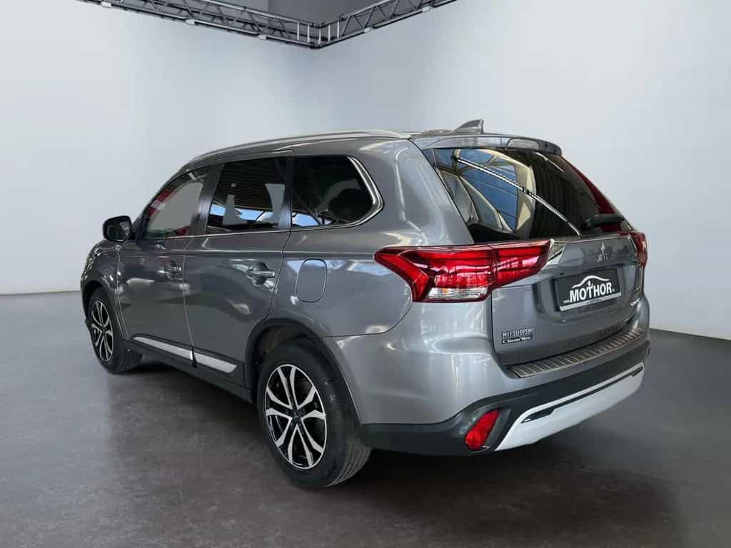 Mitsubishi Outlander Diamant Edition 2.0 MIVEC Carplay SHZ 12/2019-photo-2