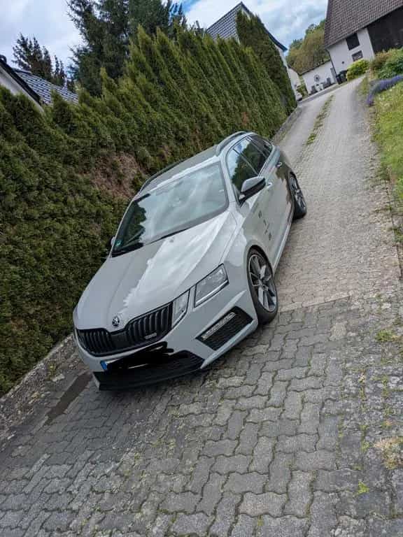 Skoda Octavia 2.0 TSI RS Combi RS 08/2019-photo-0