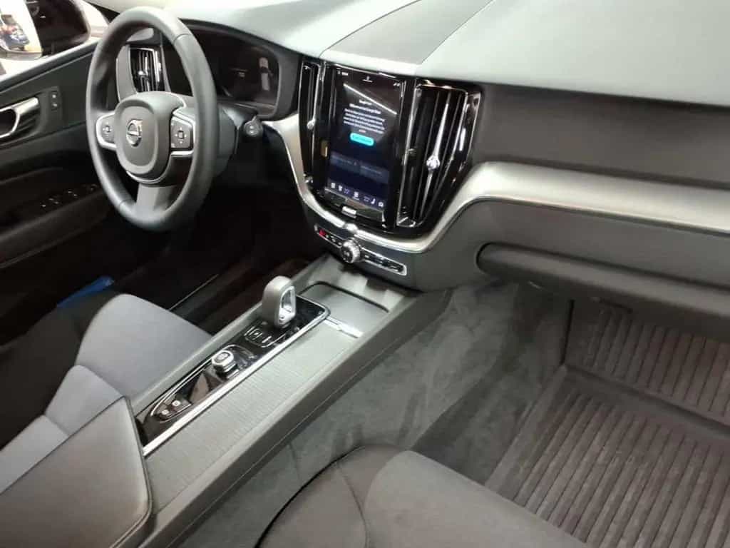 Volvo XC60 B4 D Geartronic Momentum Pro Aut. 03/2022-photo-11