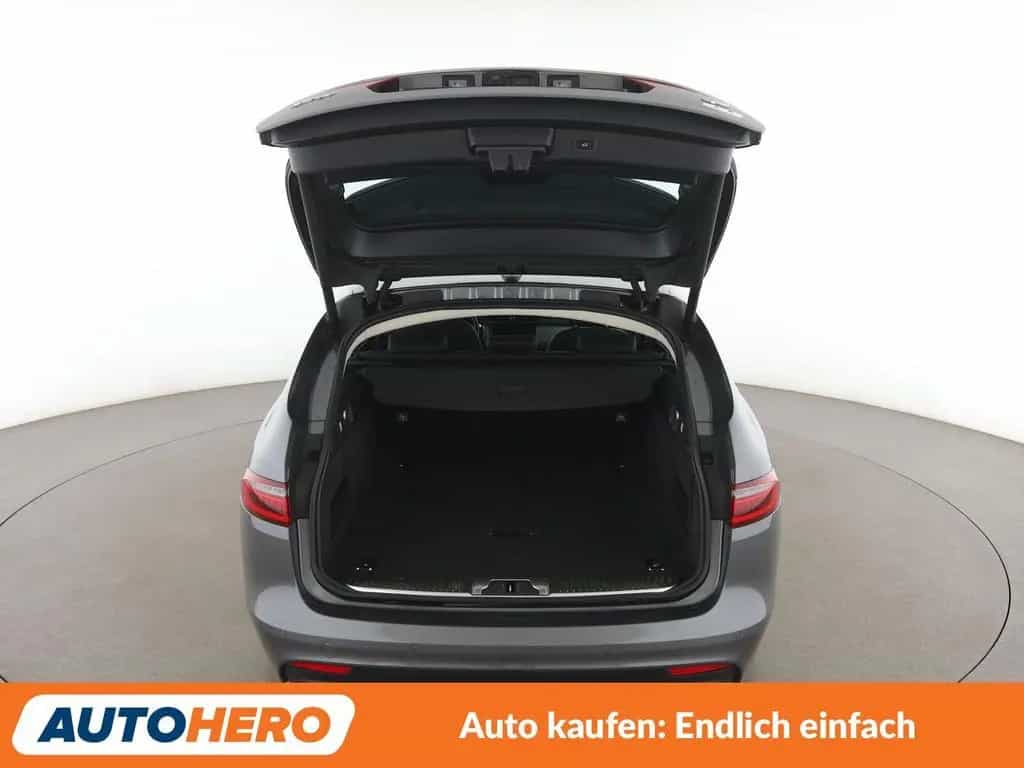 Jaguar XF E-Performance Portfolio Aut.*NAVI*TEMPO*CAM* 10/2018-photo-16