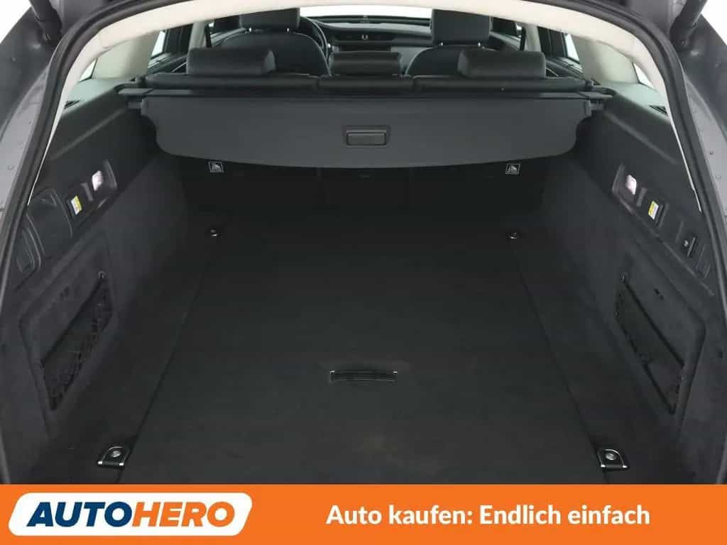 Jaguar XF E-Performance Portfolio Aut.*NAVI*TEMPO*CAM* 10/2018-photo-17