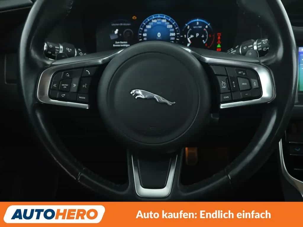 Jaguar XF E-Performance Portfolio Aut.*NAVI*TEMPO*CAM* 10/2018-photo-18