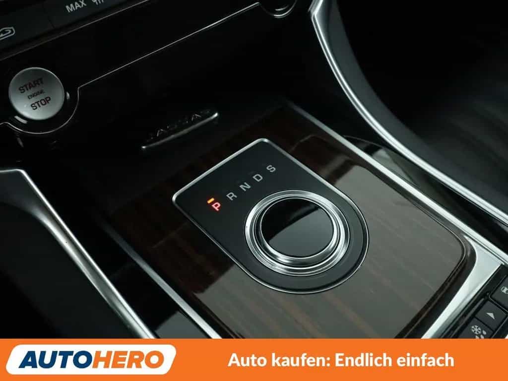 Jaguar XF E-Performance Portfolio Aut.*NAVI*TEMPO*CAM* 10/2018-photo-26