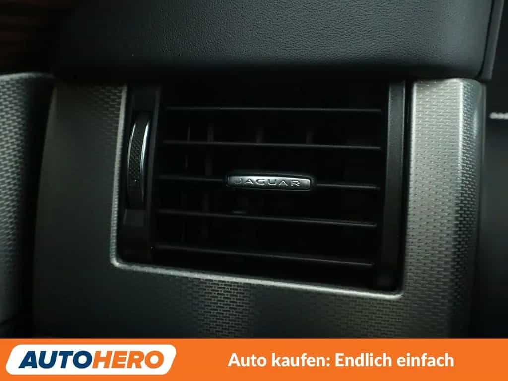Jaguar XF E-Performance Portfolio Aut.*NAVI*TEMPO*CAM* 10/2018-photo-30