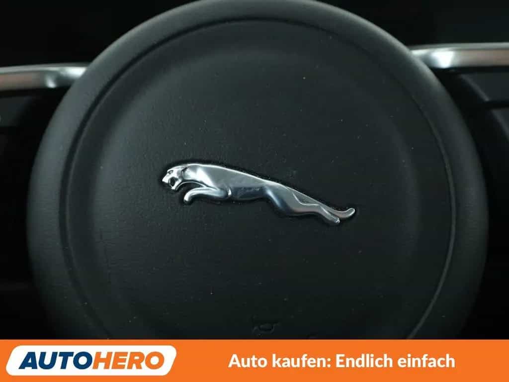 Jaguar XF E-Performance Portfolio Aut.*NAVI*TEMPO*CAM* 10/2018-photo-31