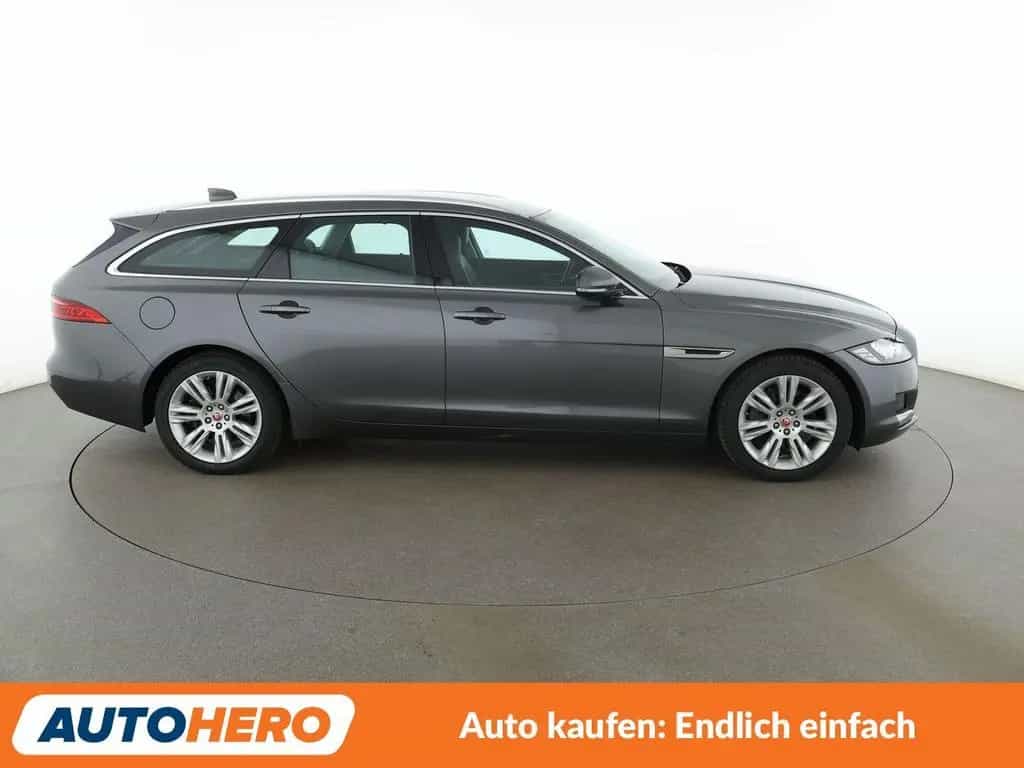 Jaguar XF E-Performance Portfolio Aut.*NAVI*TEMPO*CAM* 10/2018-photo-6
