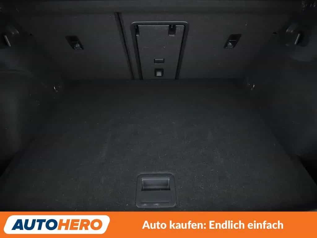 Volkswagen Golf VIII 1.5 TSI ACT Life*NAV*ACC*CAM*PDC*SHZ* 08/2020-photo-17