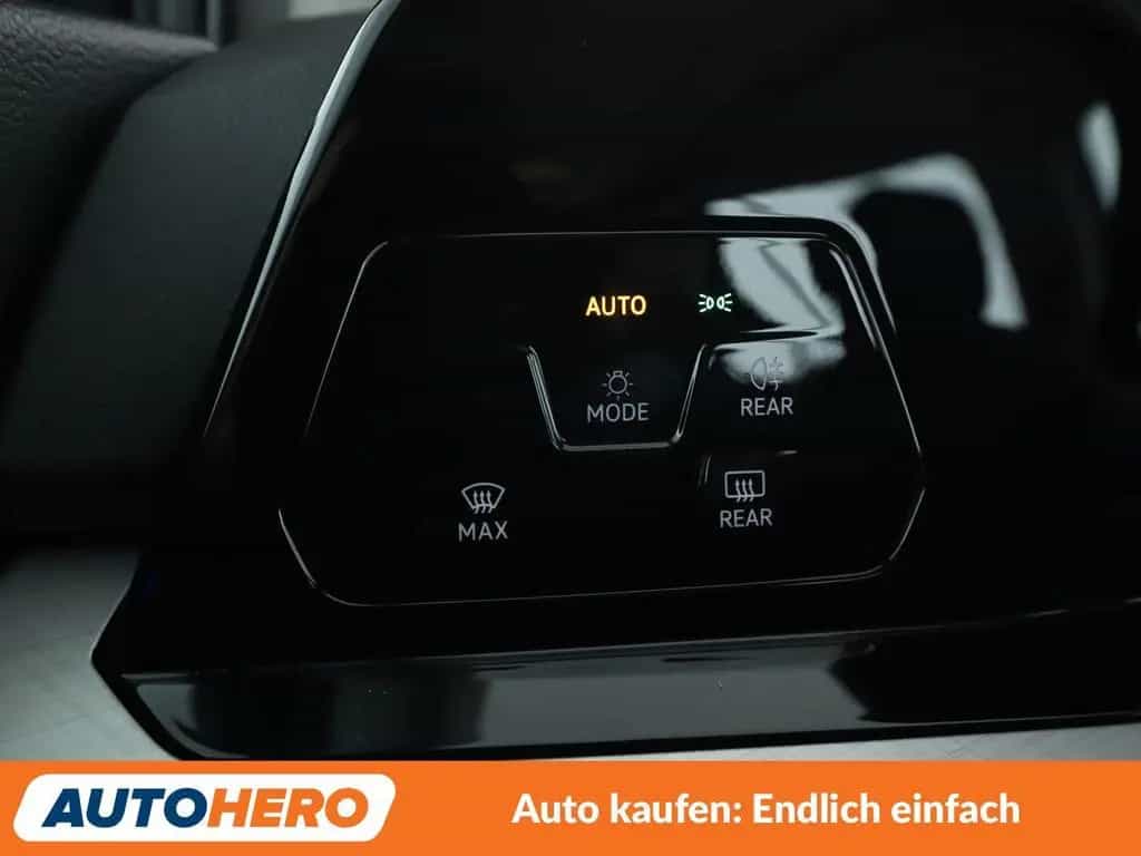Volkswagen Golf VIII 1.5 TSI ACT Life*NAV*ACC*CAM*PDC*SHZ* 08/2020-photo-25