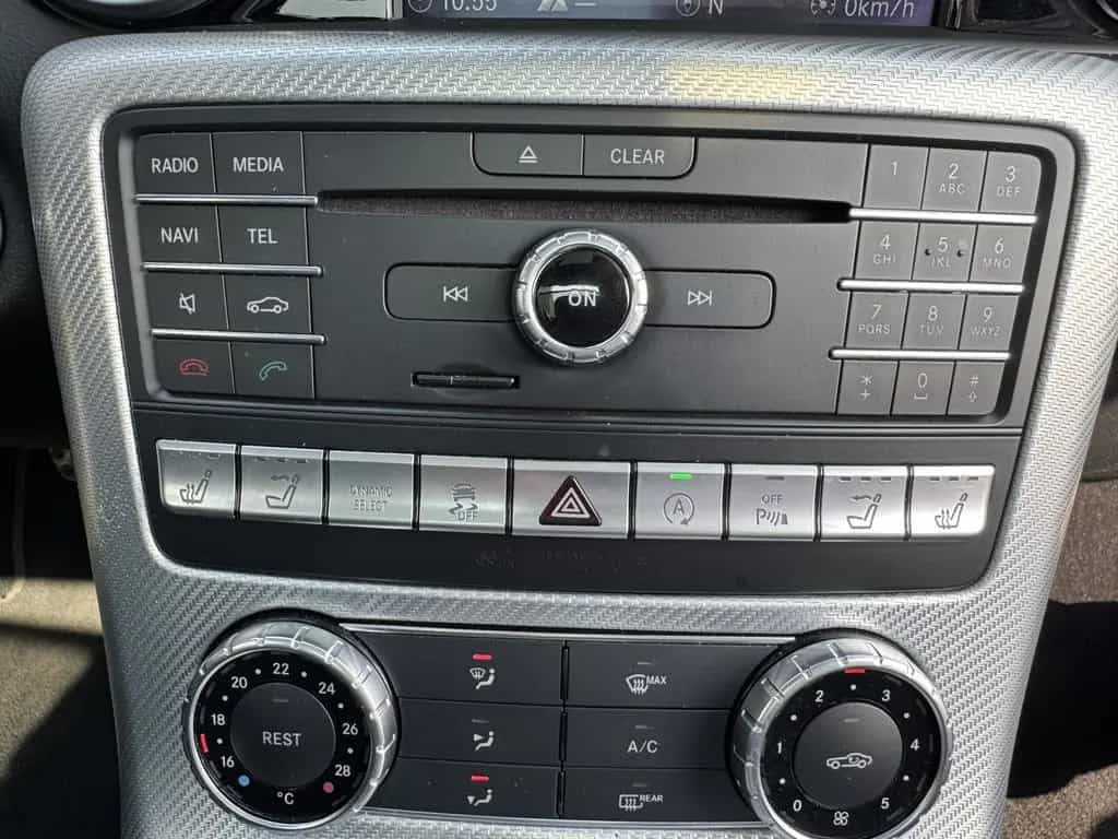 Mercedes-Benz SLC 180 9-AT Navi LED Pano Kam PDC v+h 1. Hand 06/2017-photo-15